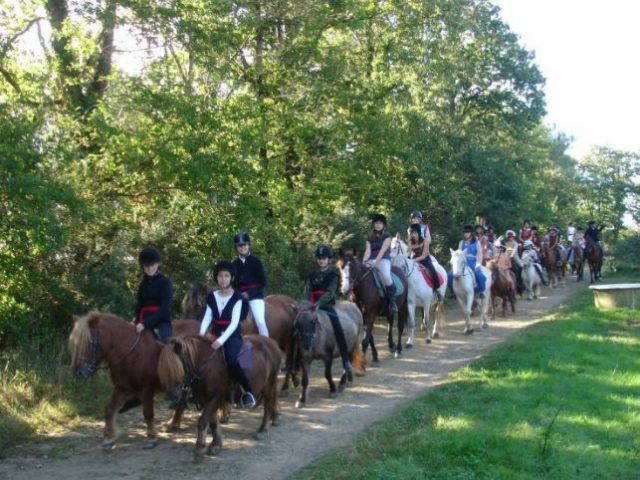 Randonnee equestre autour du Surzur.jpg